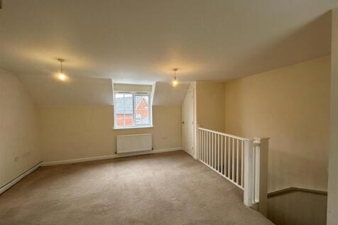 KITCHEN/SITTING ROOM: