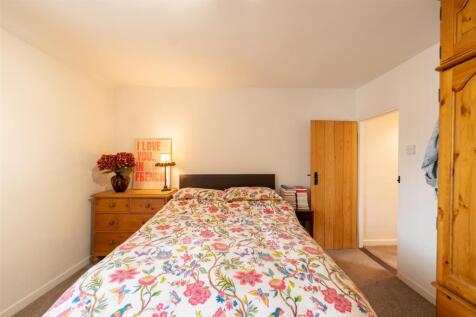 Bedroom 1.2.jpg
