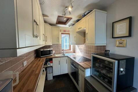 Entrance Hall/ Kitchen
