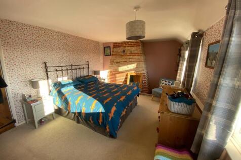 Master Bedroom 1.jpg