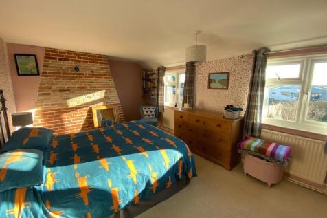 Master Bedroom .jpg