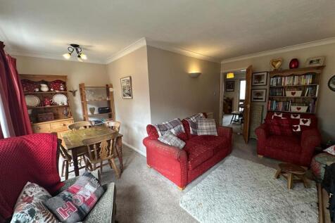 Sitting Room/Dining Room