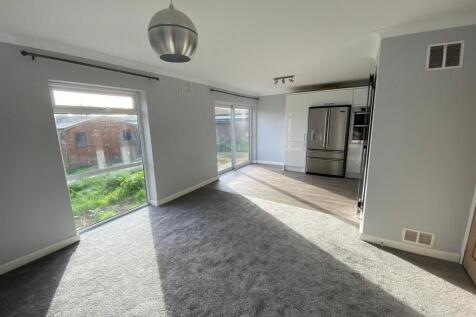 SITTING ROOM: