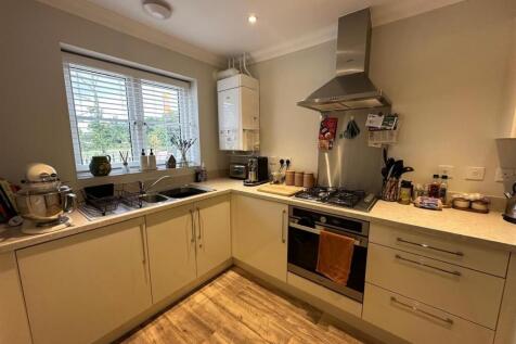 Kitchen 1.jpg