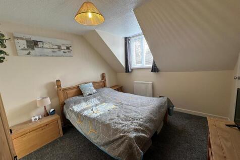 Master Bedroom 1.jpg