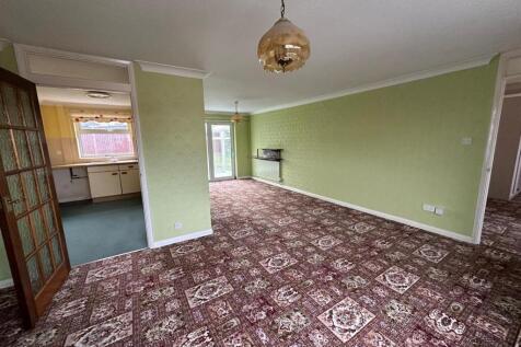 Sitting Room/Dining Room