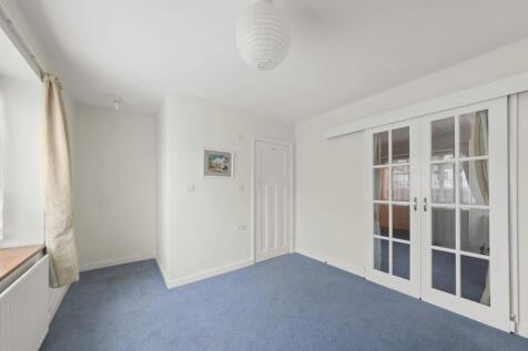 Bedroom/Family Room