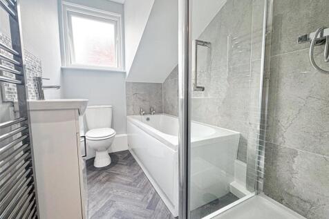 Bath/Shower Room