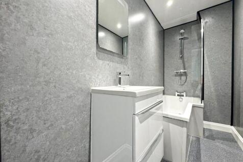 Bath/Shower Room