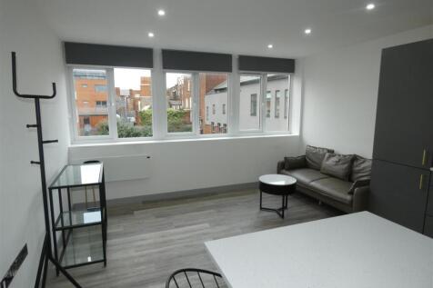 305 charles house lounge.JPG