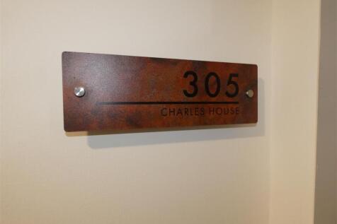 305 charles house.JPG