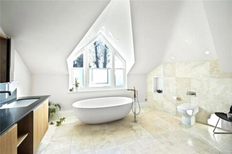 Principal Bathroom