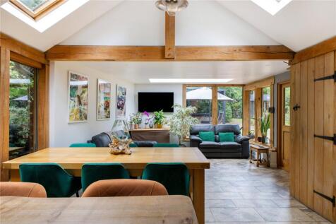 Kitchen/Dining