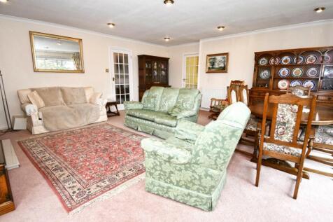 Sitting/Dining Room