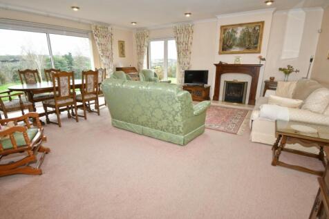 Sitting/Dining Room