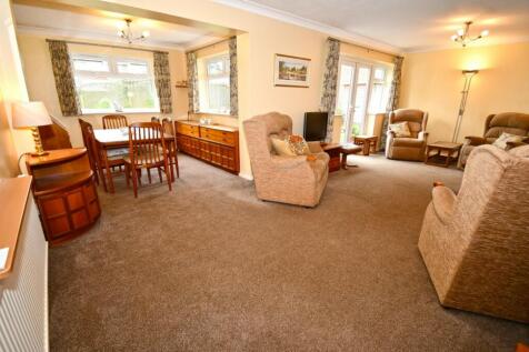 Sitting/Dining Room