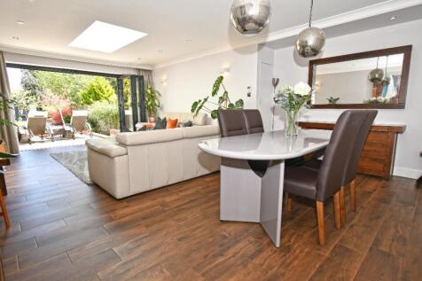 Sitting/Dining Room