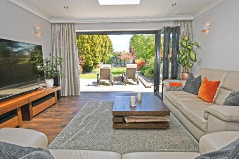 Sitting/Dining Room