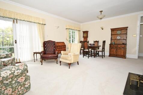 Sitting/Dining Room