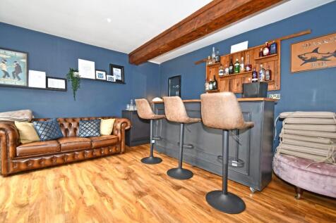 Garden Bar Room