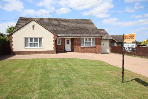 Clacton Road, Weeley, CO16 9DN