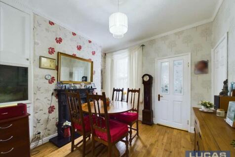 Sitting/Dining Room