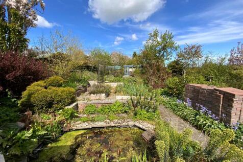 Gardens Incl Plot