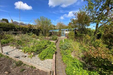 Gardens Incl Plot