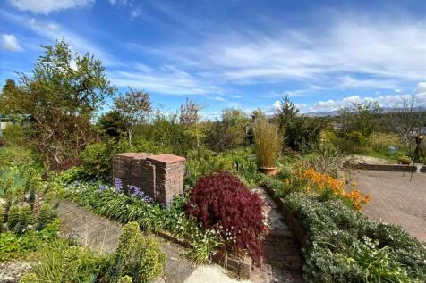Gardens Incl Plot