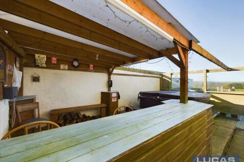 Bar/Entertaining