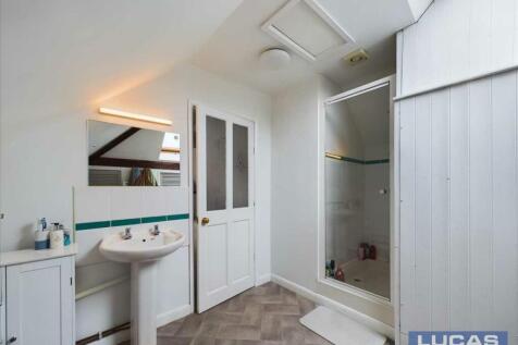 En Suite Bathroom
