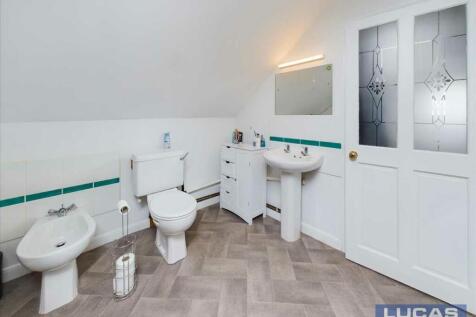 En Suite Bathroom