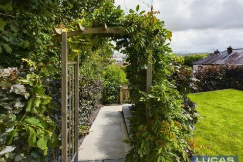 Pergola &amp;