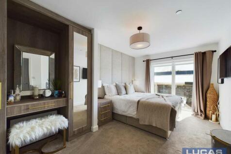 Main Bedroom En