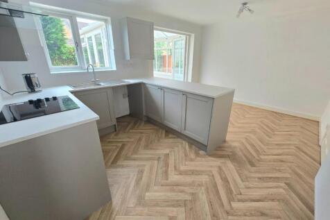 Kitchen / Dining area