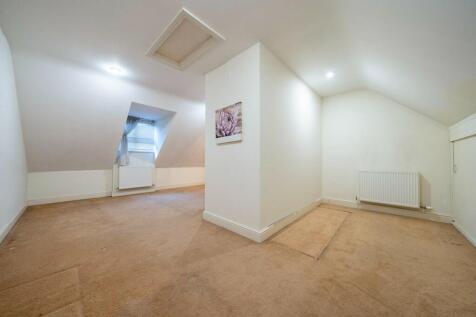 Shaped Bedroom 3