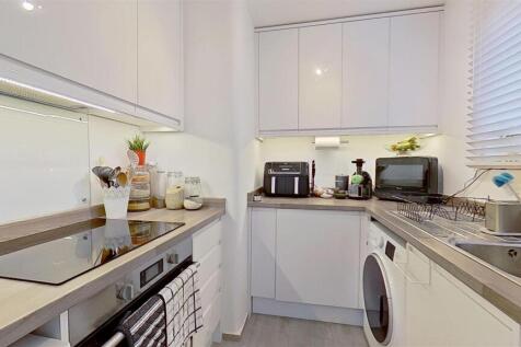 Atherfield-Court-Borrodaile-Road-SW18-01202025_145