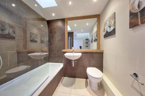11_shoreham_close_bath.jpg