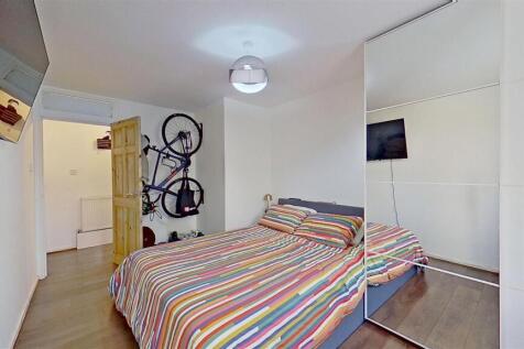 Westdean-Close-Wandsworth-SW18-03012025_142459.jpg
