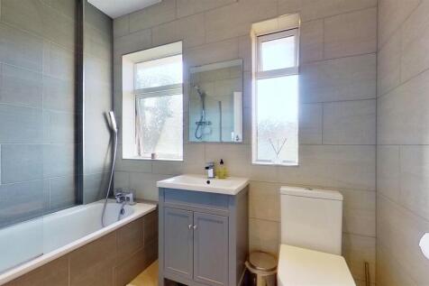 Godley-Road-Earlsfield-SW18-12172020_222508.jpg