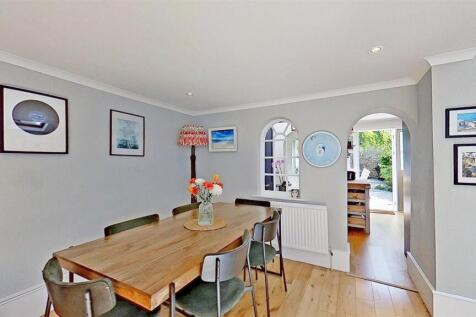 Steerforth-Street-Earlsfield-SW18-04292025_164648.