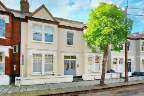 7b Treport Street ex.jpg