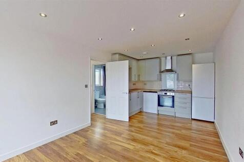 Deburgh-Road-Wimbledon-SW19-05062025_190732.jpg