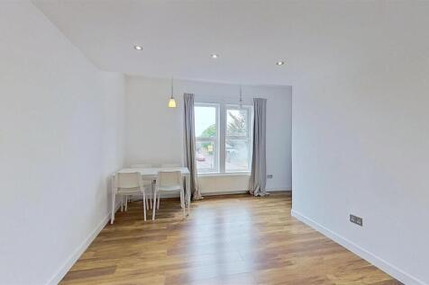 Deburgh-Road-Wimbledon-SW19-05062025_190814.jpg