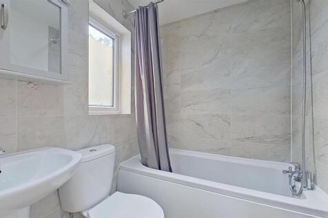 Deburgh-Road-Wimbledon-SW19-05062025_190834.jpg