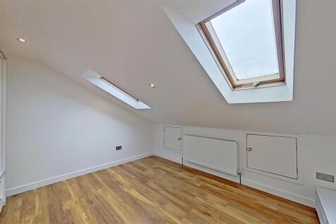 Deburgh-Road-Wimbledon-SW19-05062025_190934.jpg