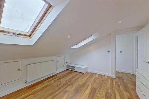 Deburgh-Road-Wimbledon-SW19-05062025_191106.jpg
