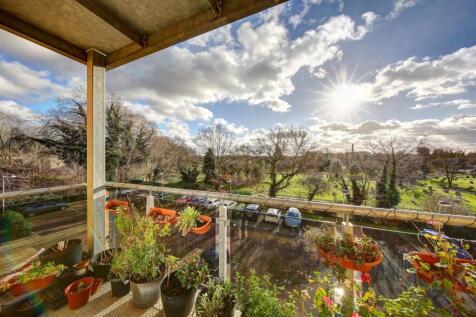 71_fitzgerald_house_st_georges_grove_balcony.jpg