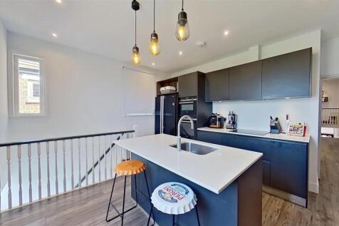 Swaby-Road-Earlsfield-Road-SW18-06182025_151511.jp
