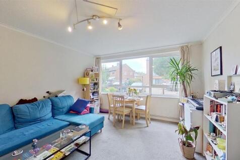 St-Andrews-Court-Waynflete-Street-SW18-06262025_18